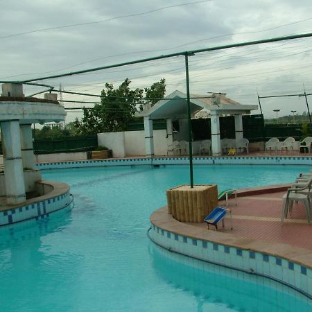 Vip'S Club Ξενοδοχείο Rāipur Εξωτερικό φωτογραφία